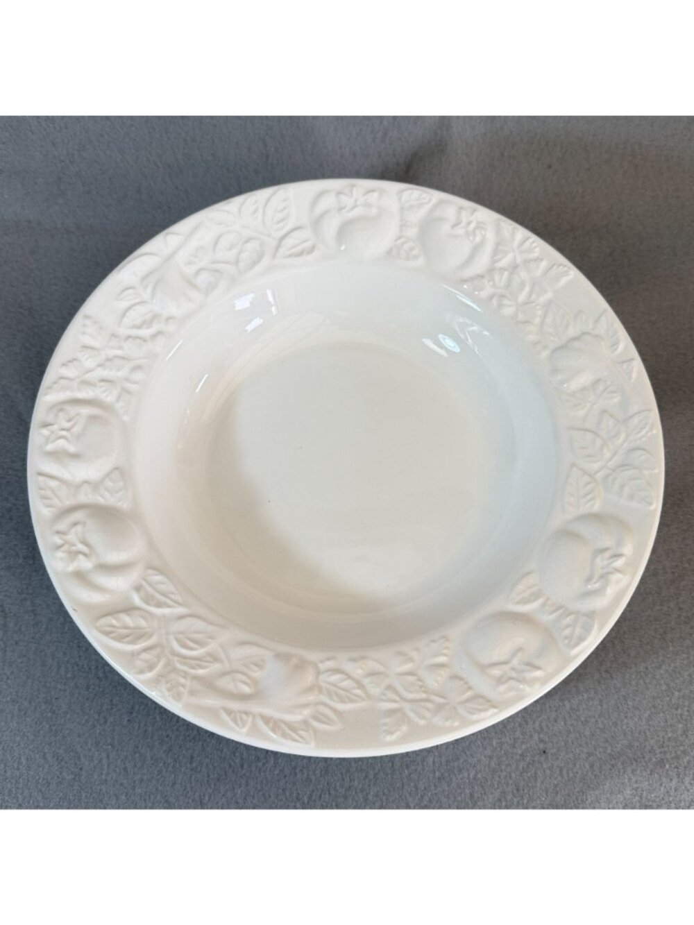 Vintage Over and Back Italy White Ceramic Pasta Soup Bowls Embossed Fruit Set of - Picture 3 of 12